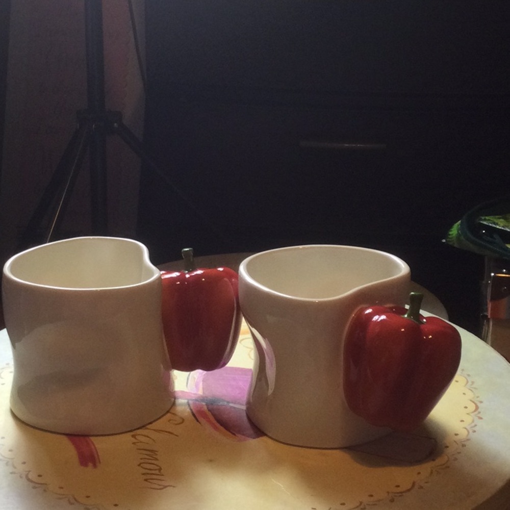 White Ceramic Bell pepper  Handle Creamer and Sugar Set - White